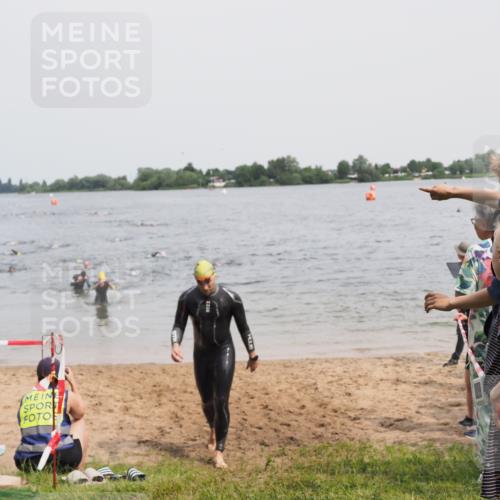 21.06.2025 - 27. Vierlanden-Triathlon MichiJ http://msf.ph/oto/8027763 15.06.2026 10:58:10 Schwimmen 640, 762, 769 meine-sportfotos.de