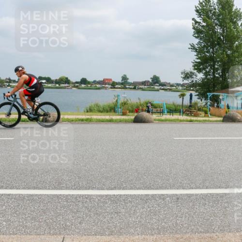 21.06.2025 - 27. Vierlanden-Triathlon H.Heesch http://msf.ph/oto/8027796 15.06.2025 12:19:49 Radfahren 678, 743, 903 meine-sportfotos.de