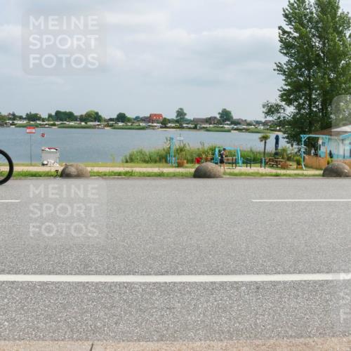 21.06.2025 - 27. Vierlanden-Triathlon H.Heesch http://msf.ph/oto/8027799 15.06.2025 12:19:50 Radfahren 678, 743, 903 meine-sportfotos.de