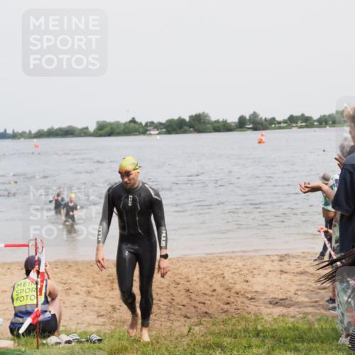 21.06.2025 - 27. Vierlanden-Triathlon MichiJ http://msf.ph/oto/8027808 15.06.2026 10:58:11 Schwimmen 640, 762, 769 meine-sportfotos.de