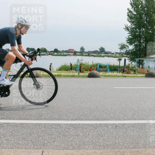15.06.2025 - 27. Vierlanden-Triathlon H.Heesch http://msf.ph/oto/8027811 15.06.2025 11:22:28 Radfahren 218, 767, 920 meine-sportfotos.de