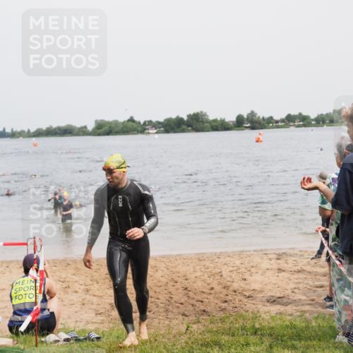 21.06.2025 - 27. Vierlanden-Triathlon MichiJ http://msf.ph/oto/8027819 15.06.2026 10:58:11 Schwimmen 640, 762, 769 meine-sportfotos.de