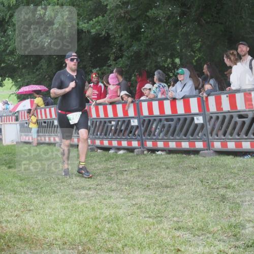 21.06.2025 - 27. Vierlanden-Triathlon KatJ http://msf.ph/oto/8027837 15.06.2025 13:31:42 Ziel 161, 731, 760 meine-sportfotos.de