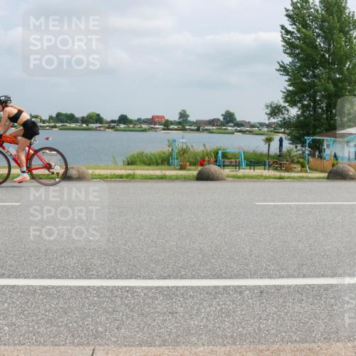 21.06.2025 - 27. Vierlanden-Triathlon H.Heesch http://msf.ph/oto/8027838 15.06.2025 12:20:10 Radfahren 709, 905, 922 meine-sportfotos.de