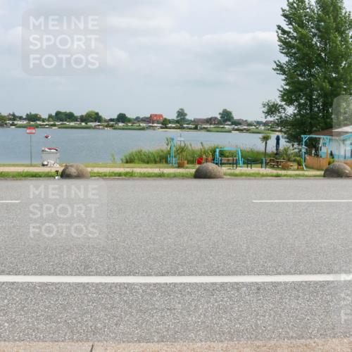 21.06.2025 - 27. Vierlanden-Triathlon H.Heesch http://msf.ph/oto/8027844 15.06.2025 12:20:11 Radfahren 709, 922 meine-sportfotos.de