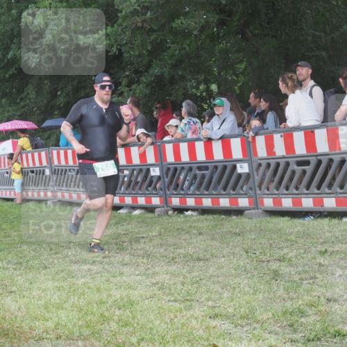 21.06.2025 - 27. Vierlanden-Triathlon KatJ http://msf.ph/oto/8027845 15.06.2025 13:31:42 Ziel 161, 731, 760 meine-sportfotos.de