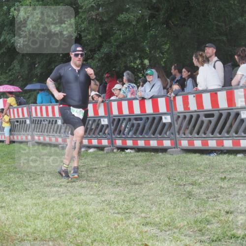 21.06.2025 - 27. Vierlanden-Triathlon KatJ http://msf.ph/oto/8027856 15.06.2025 13:31:42 Ziel 161, 731, 760 meine-sportfotos.de
