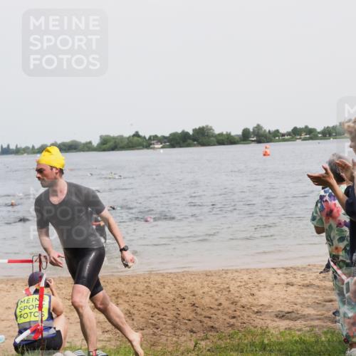 21.06.2025 - 27. Vierlanden-Triathlon MichiJ http://msf.ph/oto/8027886 15.06.2026 10:58:19 Schwimmen 710, 741, 769 meine-sportfotos.de