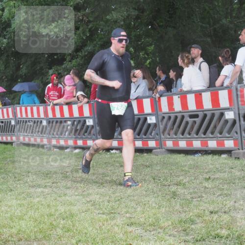 21.06.2025 - 27. Vierlanden-Triathlon KatJ http://msf.ph/oto/8027888 15.06.2025 13:31:43 Ziel 731, 760 meine-sportfotos.de