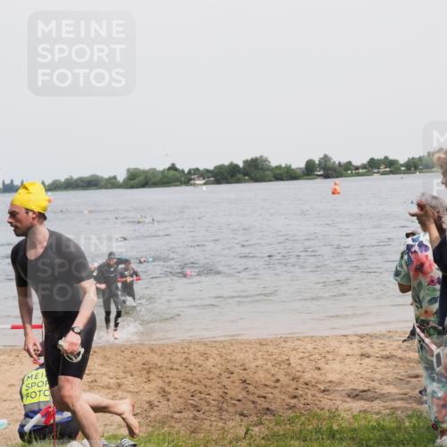 21.06.2025 - 27. Vierlanden-Triathlon MichiJ http://msf.ph/oto/8027892 15.06.2026 10:58:19 Schwimmen 710, 741, 769 meine-sportfotos.de
