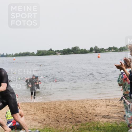 21.06.2025 - 27. Vierlanden-Triathlon MichiJ http://msf.ph/oto/8027897 15.06.2026 10:58:19 Schwimmen 710, 741, 769 meine-sportfotos.de