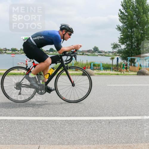 21.06.2025 - 27. Vierlanden-Triathlon H.Heesch http://msf.ph/oto/8027910 15.06.2025 12:20:48 Radfahren 649 meine-sportfotos.de