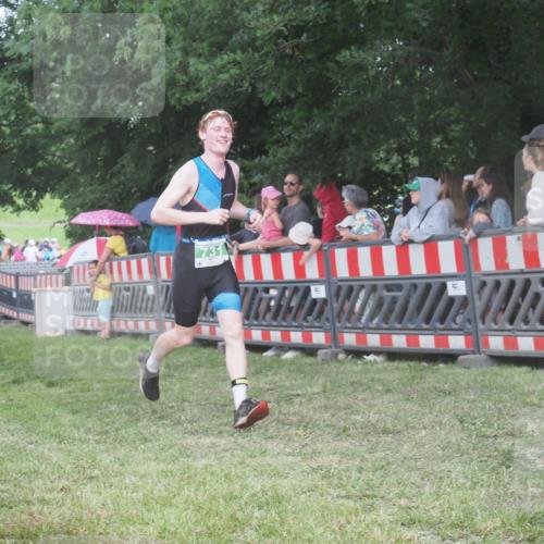 21.06.2025 - 27. Vierlanden-Triathlon KatJ http://msf.ph/oto/8027925 15.06.2025 13:31:49 Ziel 30, 731 meine-sportfotos.de