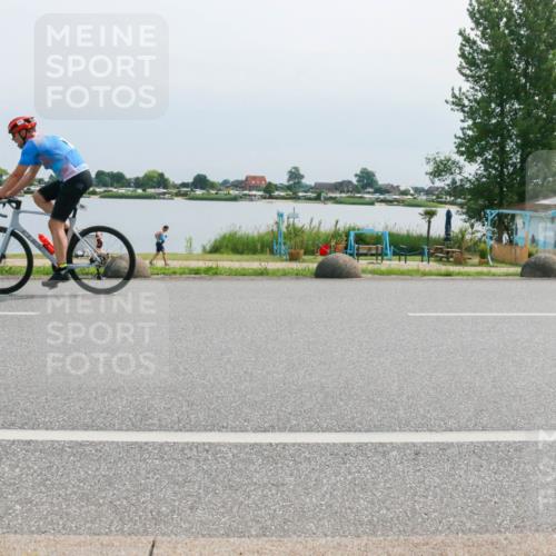 15.06.2025 - 27. Vierlanden-Triathlon H.Heesch http://msf.ph/oto/8027972 15.06.2025 11:22:38 Radfahren 74, 791, 951 meine-sportfotos.de