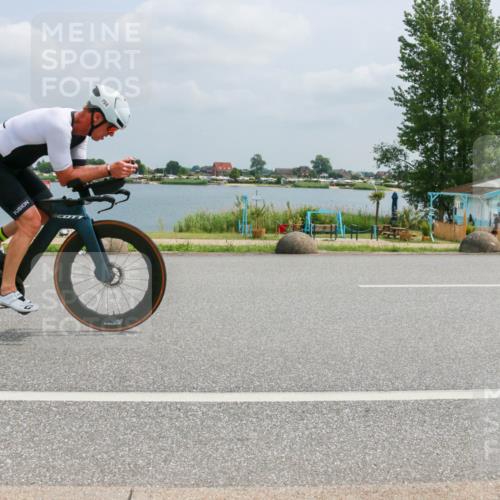 21.06.2025 - 27. Vierlanden-Triathlon H.Heesch http://msf.ph/oto/8027977 15.06.2025 12:22:02 Radfahren 794, 900, 937 meine-sportfotos.de