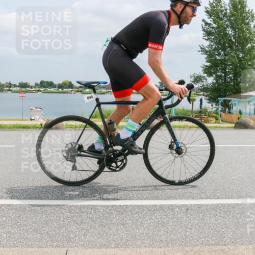 21.06.2025 - 27. Vierlanden-Triathlon H.Heesch http://msf.ph/oto/8028009 15.06.2025 12:22:10 Radfahren 644 meine-sportfotos.de