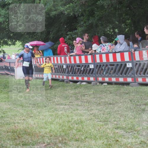 21.06.2025 - 27. Vierlanden-Triathlon KatJ http://msf.ph/oto/8028013 15.06.2025 13:31:59 Ziel 836, 861, 1072 meine-sportfotos.de