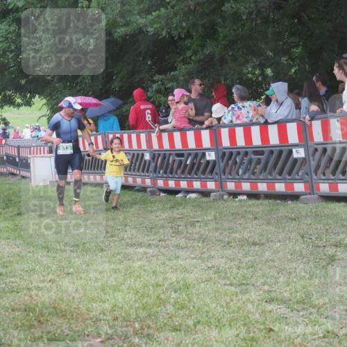 21.06.2025 - 27. Vierlanden-Triathlon KatJ http://msf.ph/oto/8028020 15.06.2025 13:31:59 Ziel 836, 861, 1072 meine-sportfotos.de