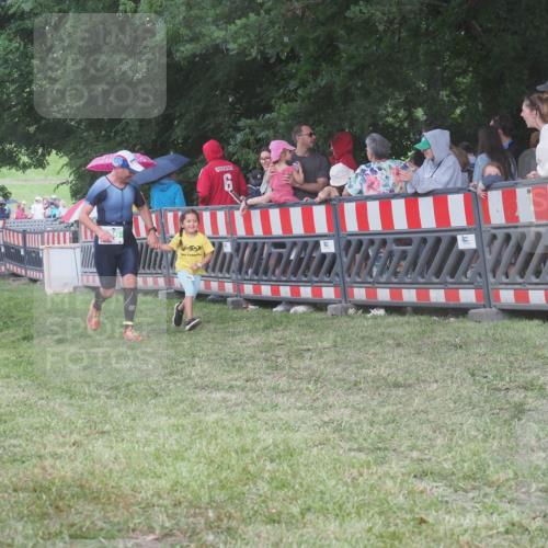 21.06.2025 - 27. Vierlanden-Triathlon KatJ http://msf.ph/oto/8028029 15.06.2025 13:31:59 Ziel 836, 861, 1072 meine-sportfotos.de