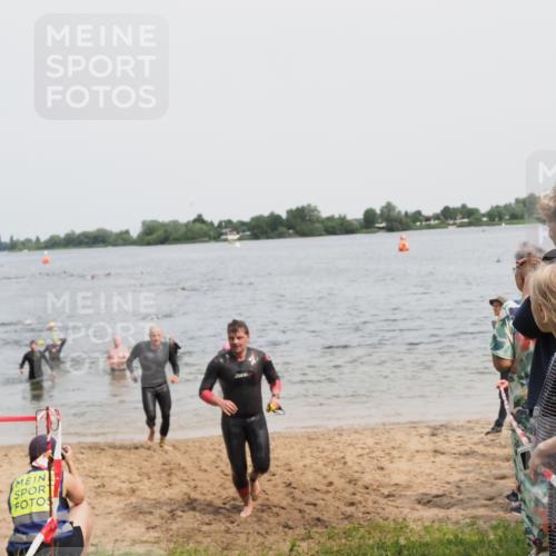 21.06.2025 - 27. Vierlanden-Triathlon MichiJ http://msf.ph/oto/8028030 15.06.2026 10:58:26 Schwimmen 643, 710, 732, 741 meine-sportfotos.de