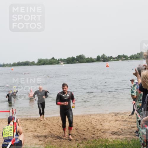 21.06.2025 - 27. Vierlanden-Triathlon MichiJ http://msf.ph/oto/8028040 15.06.2026 10:58:26 Schwimmen 643, 710, 732, 741 meine-sportfotos.de
