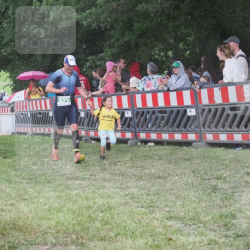 21.06.2025 - 27. Vierlanden-Triathlon KatJ http://msf.ph/oto/8028044 15.06.2025 13:32:00 Ziel 836, 861, 1072 meine-sportfotos.de