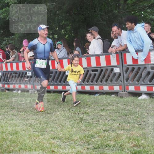 21.06.2025 - 27. Vierlanden-Triathlon KatJ http://msf.ph/oto/8028087 15.06.2025 13:32:01 Ziel 836, 861, 1072 meine-sportfotos.de