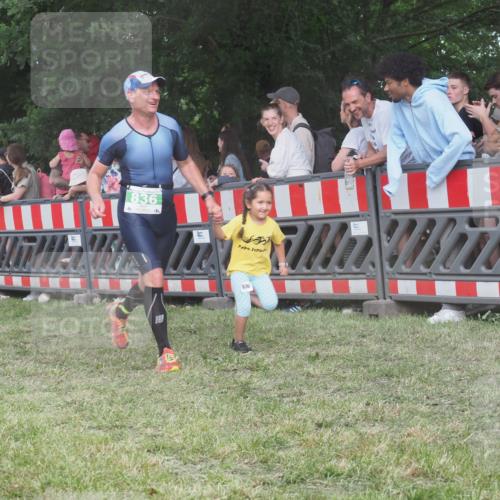 21.06.2025 - 27. Vierlanden-Triathlon KatJ http://msf.ph/oto/8028095 15.06.2025 13:32:01 Ziel 836, 861, 1072 meine-sportfotos.de