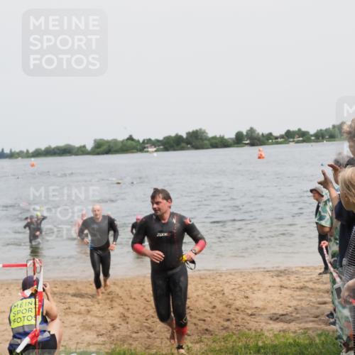 21.06.2025 - 27. Vierlanden-Triathlon MichiJ http://msf.ph/oto/8028096 15.06.2026 10:58:27 Schwimmen 643, 710, 732, 741 meine-sportfotos.de
