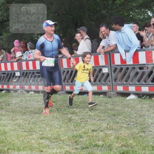 21.06.2025 - 27. Vierlanden-Triathlon KatJ http://msf.ph/oto/8028103 15.06.2025 13:32:01 Ziel 836, 861, 1072 meine-sportfotos.de