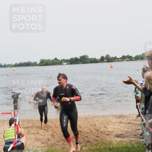 21.06.2025 - 27. Vierlanden-Triathlon MichiJ http://msf.ph/oto/8028107 15.06.2026 10:58:28 Schwimmen 643, 710, 732, 741 meine-sportfotos.de