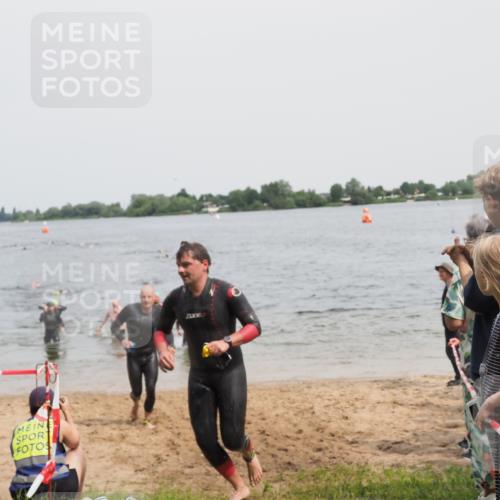 21.06.2025 - 27. Vierlanden-Triathlon MichiJ http://msf.ph/oto/8028112 15.06.2026 10:58:28 Schwimmen 643, 710, 732, 741 meine-sportfotos.de
