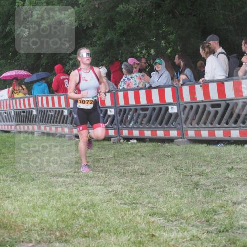 21.06.2025 - 27. Vierlanden-Triathlon KatJ http://msf.ph/oto/8028140 15.06.2025 13:32:02 Ziel 836, 861, 1072 meine-sportfotos.de