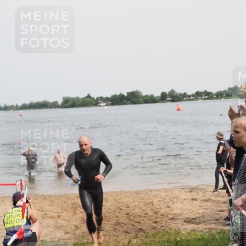 21.06.2025 - 27. Vierlanden-Triathlon MichiJ http://msf.ph/oto/8028164 15.06.2026 10:58:29 Schwimmen 643, 710, 732, 741 meine-sportfotos.de