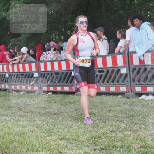 21.06.2025 - 27. Vierlanden-Triathlon KatJ http://msf.ph/oto/8028177 15.06.2025 13:32:03 Ziel 836, 861, 1072 meine-sportfotos.de