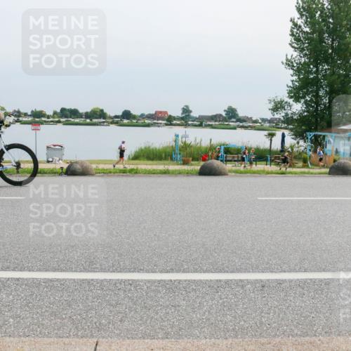 15.06.2025 - 27. Vierlanden-Triathlon H.Heesch http://msf.ph/oto/8028181 15.06.2025 11:23:04 Radfahren 71, 963 meine-sportfotos.de