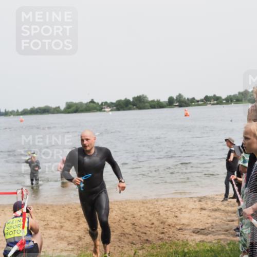 21.06.2025 - 27. Vierlanden-Triathlon MichiJ http://msf.ph/oto/8028184 15.06.2026 10:58:30 Schwimmen 636, 643, 710, 732, 741 meine-sportfotos.de