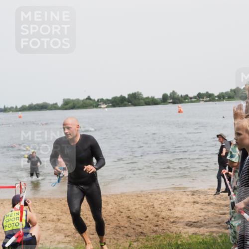 21.06.2025 - 27. Vierlanden-Triathlon MichiJ http://msf.ph/oto/8028193 15.06.2026 10:58:30 Schwimmen 636, 643, 710, 732, 741 meine-sportfotos.de