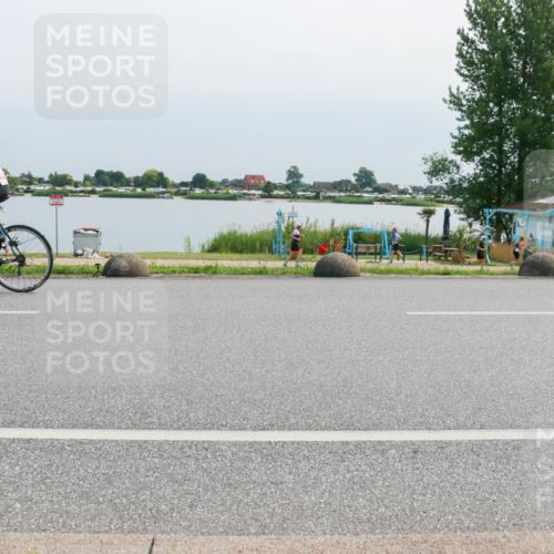 15.06.2025 - 27. Vierlanden-Triathlon H.Heesch http://msf.ph/oto/8028196 15.06.2025 11:23:06 Radfahren 34, 71, 963 meine-sportfotos.de