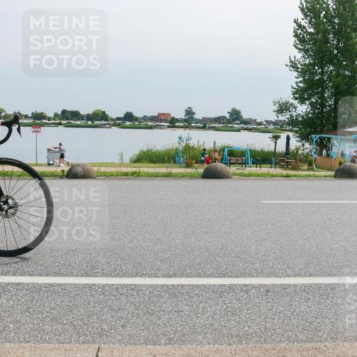 15.06.2025 - 27. Vierlanden-Triathlon H.Heesch http://msf.ph/oto/8028224 15.06.2025 11:23:10 Radfahren 34, 71, 963 meine-sportfotos.de