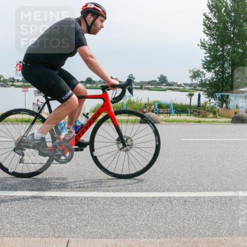 15.06.2025 - 27. Vierlanden-Triathlon H.Heesch http://msf.ph/oto/8028231 15.06.2025 11:23:11 Radfahren 34, 71 meine-sportfotos.de