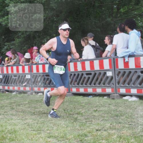 21.06.2025 - 27. Vierlanden-Triathlon KatJ http://msf.ph/oto/8028232 15.06.2025 13:32:07 Ziel 861 meine-sportfotos.de