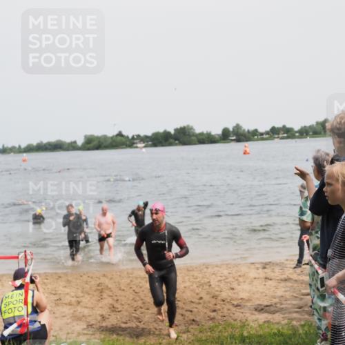 21.06.2025 - 27. Vierlanden-Triathlon MichiJ http://msf.ph/oto/8028244 15.06.2026 10:58:33 Schwimmen 636, 643, 667, 684, 732, 741, 747 meine-sportfotos.de