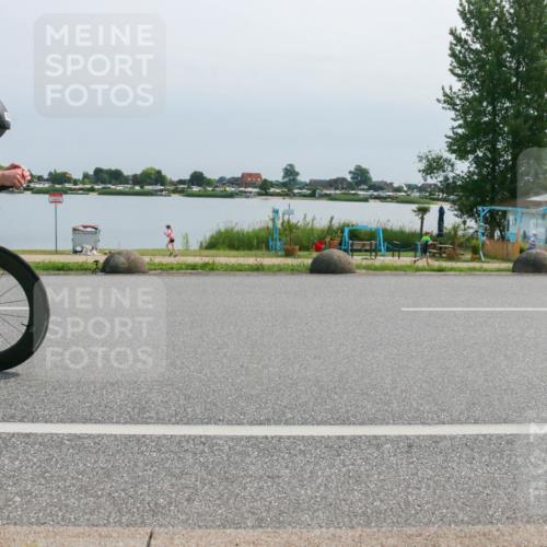 15.06.2025 - 27. Vierlanden-Triathlon H.Heesch http://msf.ph/oto/8028250 15.06.2025 11:23:19 Radfahren 180, 183, 753 meine-sportfotos.de
