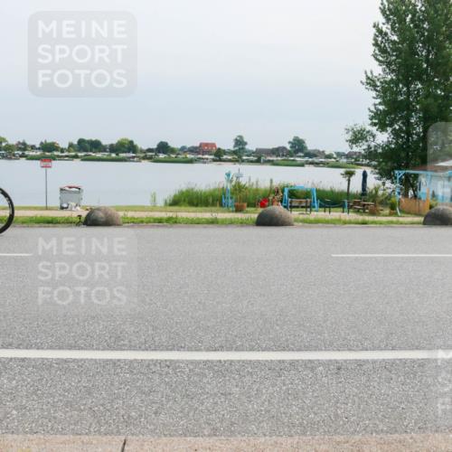 15.06.2025 - 27. Vierlanden-Triathlon H.Heesch http://msf.ph/oto/8028292 15.06.2025 11:23:24 Radfahren 180, 858 meine-sportfotos.de