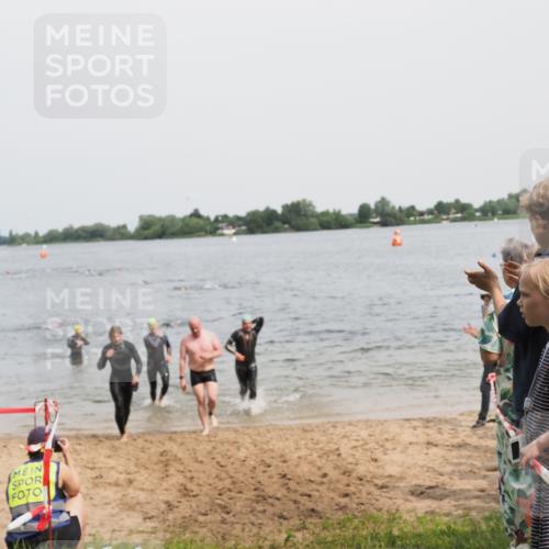 21.06.2025 - 27. Vierlanden-Triathlon MichiJ http://msf.ph/oto/8028309 15.06.2026 10:58:35 Schwimmen 636, 643, 667, 684, 732, 741, 747 meine-sportfotos.de
