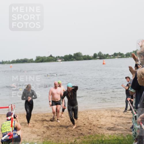 21.06.2025 - 27. Vierlanden-Triathlon MichiJ http://msf.ph/oto/8028324 15.06.2026 10:58:38 Schwimmen 636, 667, 684, 732, 747 meine-sportfotos.de
