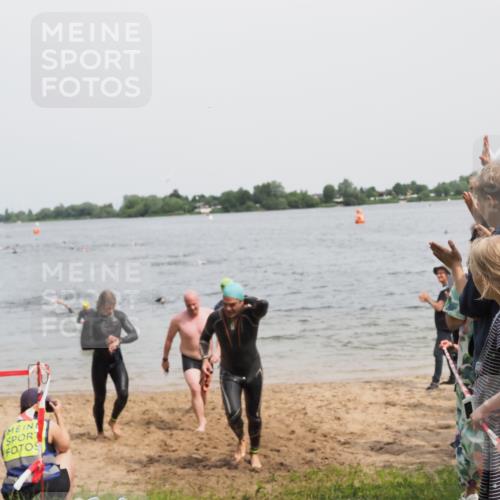 21.06.2025 - 27. Vierlanden-Triathlon MichiJ http://msf.ph/oto/8028341 15.06.2026 10:58:38 Schwimmen 636, 667, 684, 732, 747 meine-sportfotos.de