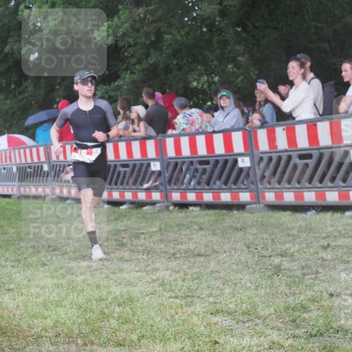21.06.2025 - 27. Vierlanden-Triathlon KatJ http://msf.ph/oto/8028370 15.06.2025 13:32:26 Ziel 18, 944 meine-sportfotos.de