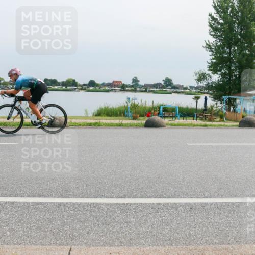 15.06.2025 - 27. Vierlanden-Triathlon H.Heesch http://msf.ph/oto/8028427 15.06.2025 11:23:50 Radfahren 204, 228, 780 meine-sportfotos.de
